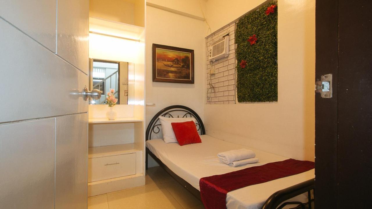 Nearest Hostel Pasay City By Reddoorz 외부 사진
